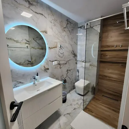 Orange Center Apartment